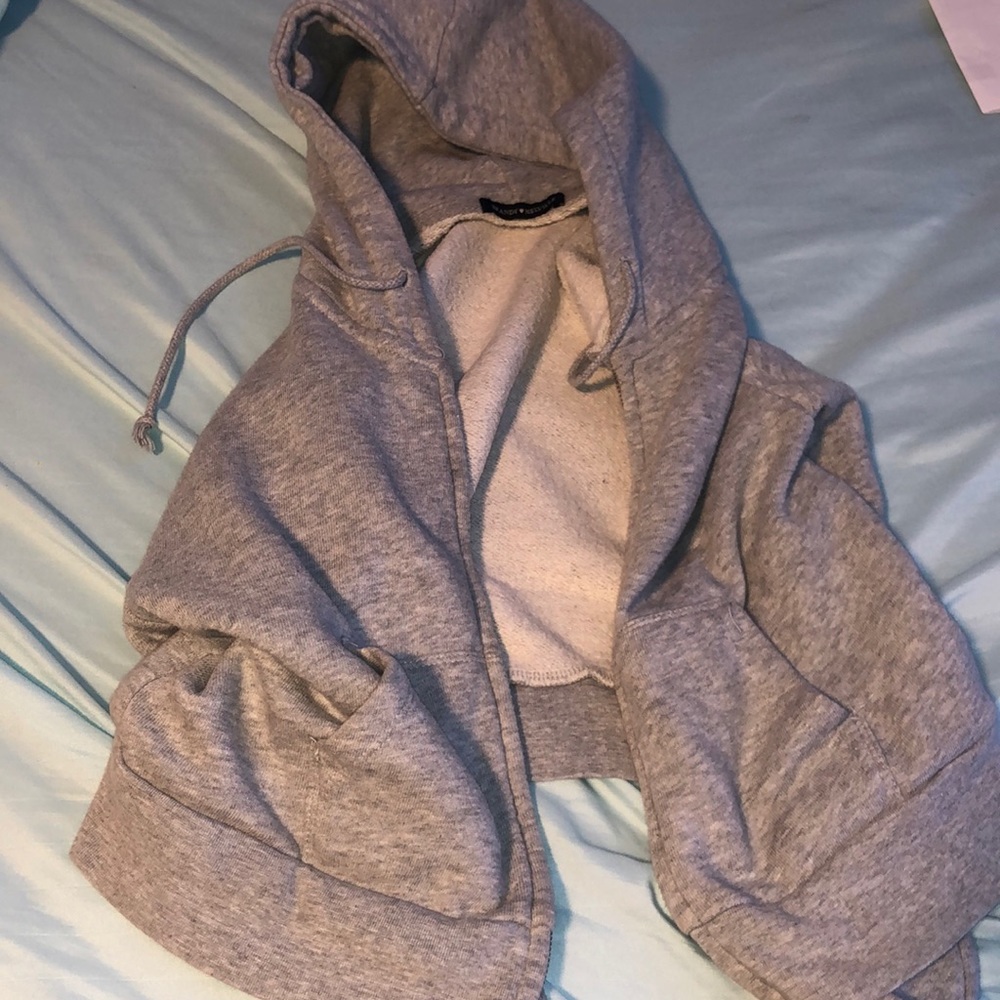 Brandy Melville cropped gray zip up hoodie